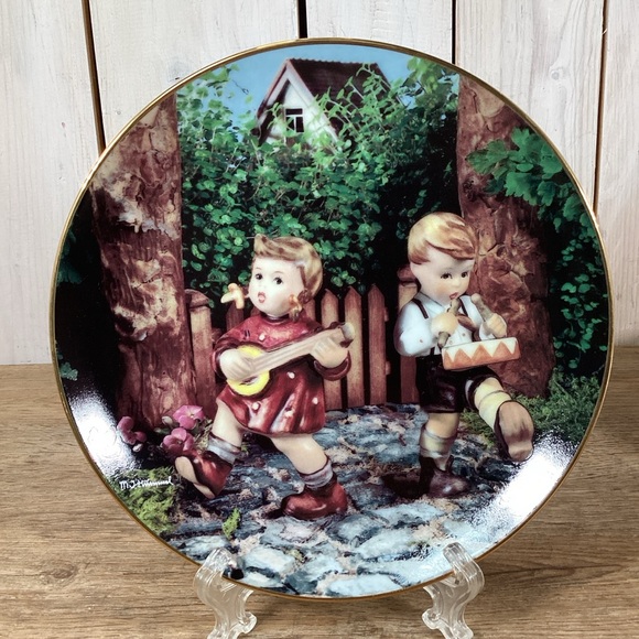 M.I. Hummel 1990 “Private Parade”, Little Companions Plate Danbury Mint … - Picture 1 of 14